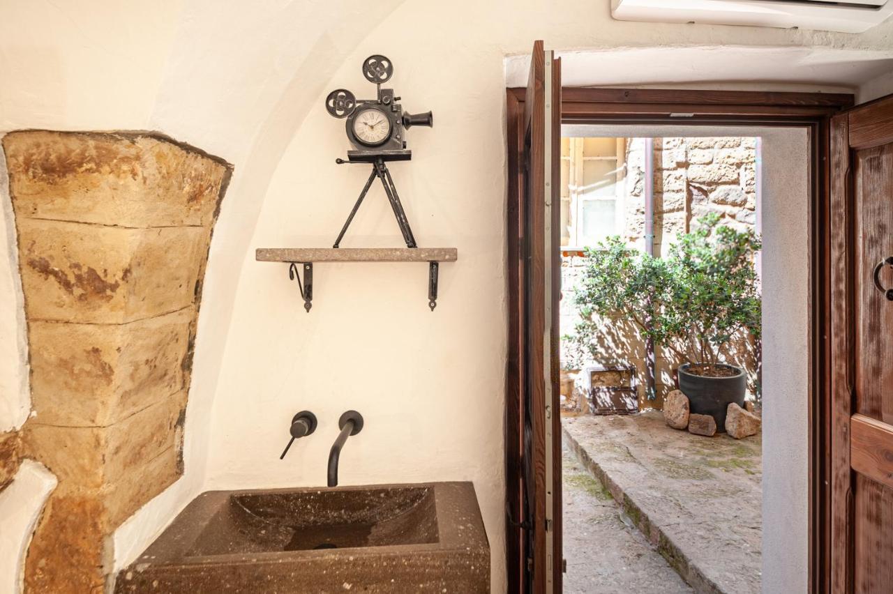 Romantic Loft With Jacuzzi In The Castle Castelsardo Exterior foto